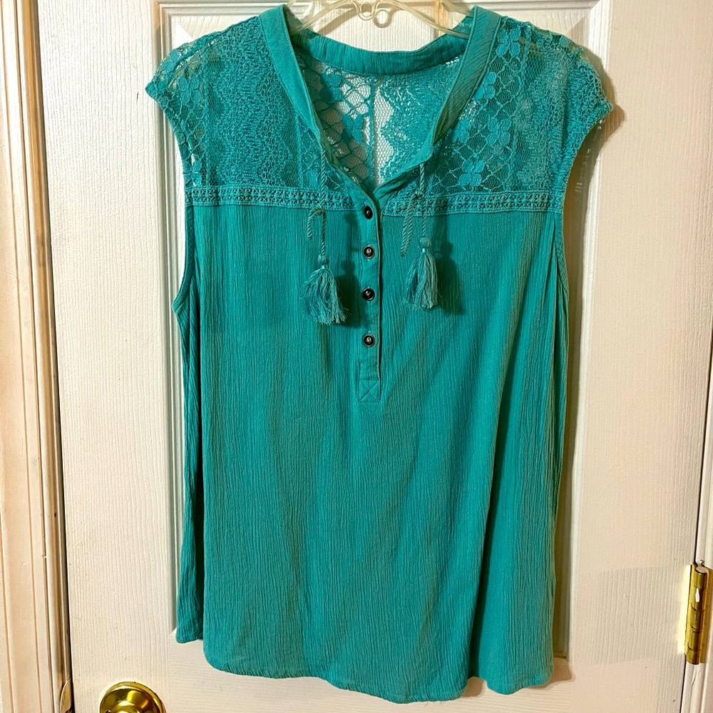 No Boundaries lace top